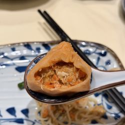 Crab roe soup dumplings