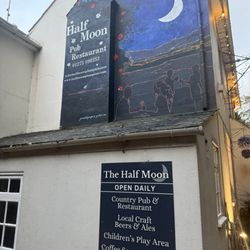 The Half Moon Inn - Lovely location