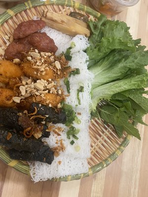 Da Nang Quan Restaurant by null