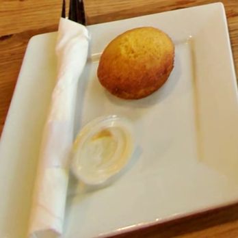 Georgia's Restaurant - Complimentary corn bread - Soul Food Near Me - Irvine, California