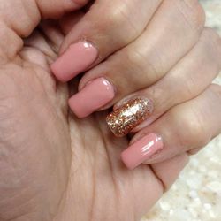 L A Nails