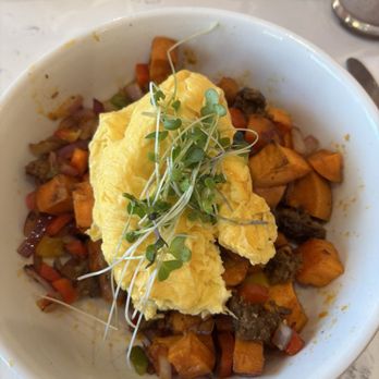 Pink Willow Cafe - Harvest hash - Breakfast & Brunch Near Me - Cottleville, Missouri