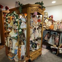 Antique & Collectibles Marketplace
