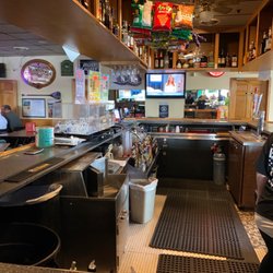 Shooters Bar & Grill - Wrap around bar
