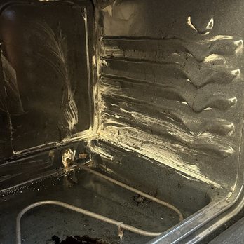 Kehlanis Cleaning - Oven! It looks like they sprayed something but didn't even bother wiping it! - Home Cleaning Near Me - Wailuku, Hawaii