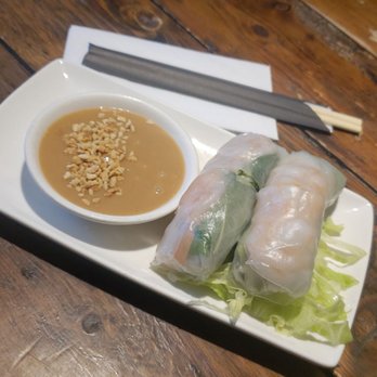Pho - Cambridge - Prawn spring roll with peanut sauce - Vietnamese Near Me - Cambridge, CAM Pho - Cambridge - Prawn spring roll with peanut sauce - Vietnamese Near Me - Cambridge, CAM