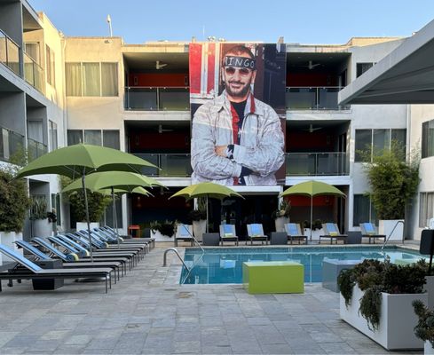 Sunset Marquis by null