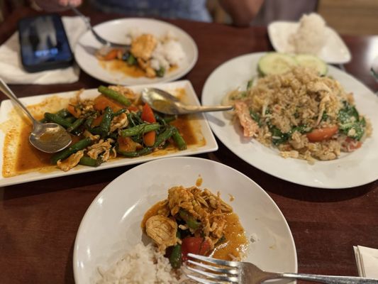 Ros Niyom Thai by null