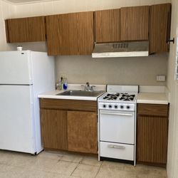 Dianna’s Cleaning Service - Kitchen cleaned after
