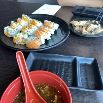 Sushi Hin - Sushi Bars Near Me - Pointe-Claire, Quebec