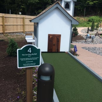 Matterhorn Mini Golf - Hole 4 - Mini Golf Near Me - Canton, Connecticut