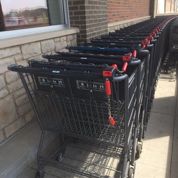 ALDI - a row of shopping carts lined up outside a store - Grocery Near Me - Kenosha, Wisconsin