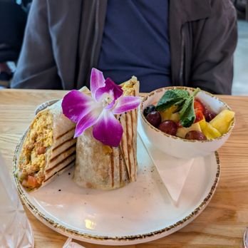 BB Cafe & Catering - Breakfast burrito - Cafes Near Me - Burbank, California