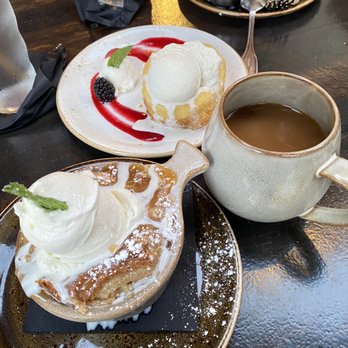 Reunion Kitchen + Drink - Whiskey bread pudding and warm cake - New American Near Me - Laguna Beach, California Reunion Kitchen + Drink - Whiskey bread pudding and warm cake - New American Near Me - Laguna Beach, California