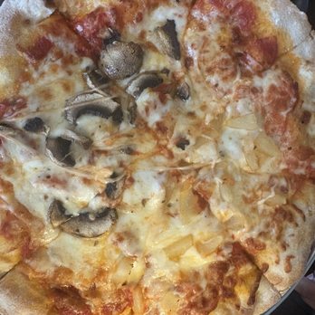 Uptown Pizzeria + Wine - Pizza 1/2 pineapple and 1/2 mushroom - Wine Bars Near Me - Maumee, Ohio Uptown Pizzeria + Wine - Pizza 1/2 pineapple and 1/2 mushroom - Wine Bars Near Me - Maumee, Ohio