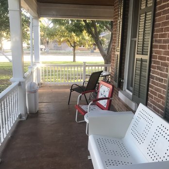 Alpine Bed and Breakfast - Fantastic front porch with plenty of seating! - Bed & Breakfast Near Me - Alpine, Texas Alpine Bed and Breakfast - Fantastic front porch with plenty of seating! - Bed & Breakfast Near Me - Alpine, Texas
