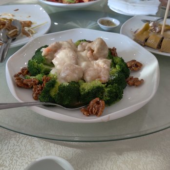 Happy Garden Bayside Restaurant - Mayonnaise Deep Fried Shrimp w/ Walnut - Chinese Near Me - Bayside, New York