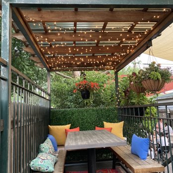 The Duck Inn - Outdoor dining area - Cocktail Bars Near Me - Chicago, Illinois