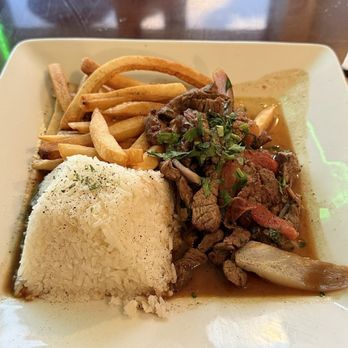 Lima Limón Peruvian Restaurant - Lomo Saltado - Peruvian Near Me - Santa Clarita, California Lima Limón Peruvian Restaurant - Lomo Saltado - Peruvian Near Me - Santa Clarita, California