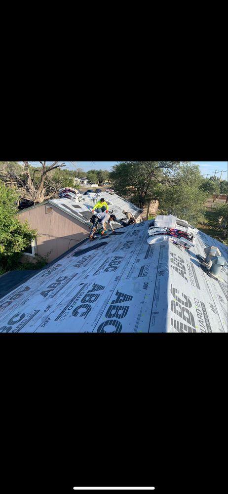 Slide of Lira Roofing