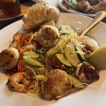 Oceans & Ale - Seafood Shrimp & Scallop Linguini - Seafood Near Me - Williamsburg, Virginia Oceans & Ale - Seafood Shrimp & Scallop Linguini - Seafood Near Me - Williamsburg, Virginia