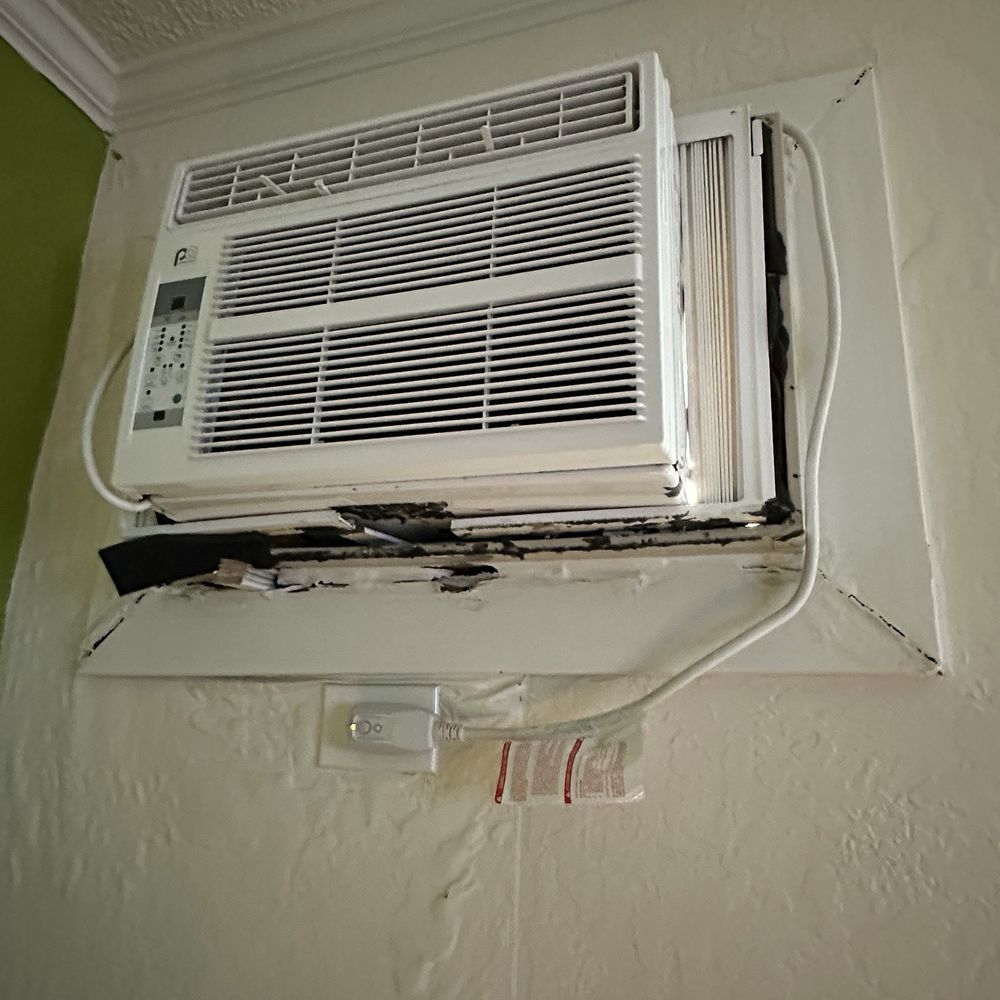 Pacific Marina Inn - AC needs to be installed correctly - Hotels Near Me - Honolulu, Hawaii