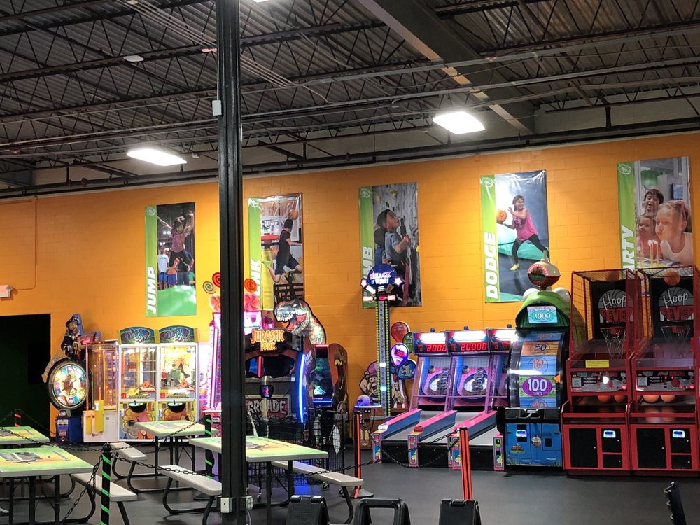 ROCKIN’ JUMP TRAMPOLINE PARK 36 Photos & 30 Reviews 4215 W Gate