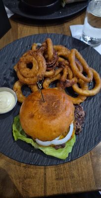 Bo.Vine Burgers & Bar by null