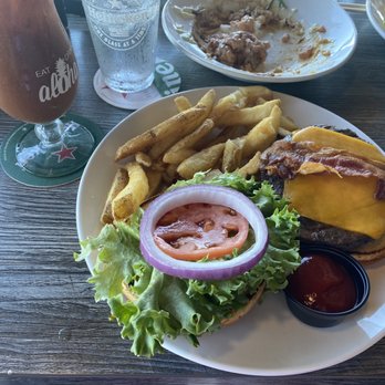 Restaurant 604 - 604 Burger and Bloody Mary - Breakfast & Brunch Near Me - Honolulu, Hawaii Restaurant 604 - 604 Burger and Bloody Mary - Breakfast & Brunch Near Me - Honolulu, Hawaii