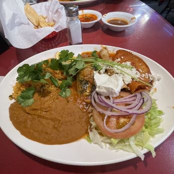 La Barca Jalisco Restaurant - Chile relleno and taquito plate - Mexican Near Me - Pico Rivera, California La Barca Jalisco Restaurant - Chile relleno and taquito plate - Mexican Near Me - Pico Rivera, California