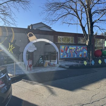 Yellow King - Bristol - Outside - Coffee & Tea Near Me - Bristol, Connecticut Yellow King - Bristol - Outside - Coffee & Tea Near Me - Bristol, Connecticut