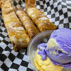HunnyBeez - Turon (Turon - Banana Lumpia (3) w/Ice Cream