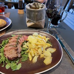Angus steak and rosemary potatoes