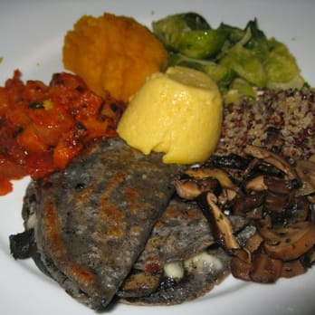 Hugo's - Specialty vegetarian plate - Mexican Near Me - Houston, Texas