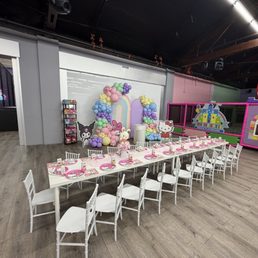 Kids birthday table Kids birthday table