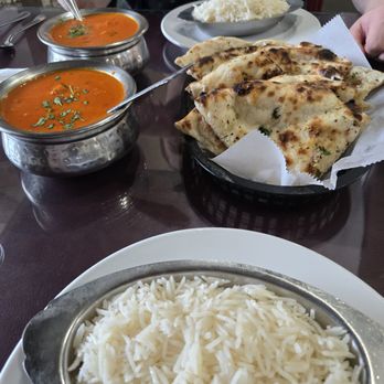 Tandoori Flame - Chicken tikka masala with garlic naan and rice - Indian Near Me - Indianapolis, Indiana Tandoori Flame - Chicken tikka masala with garlic naan and rice - Indian Near Me - Indianapolis, Indiana