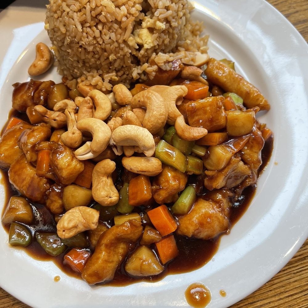 Lin's Cafe II - Lunch portion cashew chicken - Chinese Near Me - Leander, Texas Lin's Cafe II - Lunch portion cashew chicken - Chinese Near Me - Leander, Texas