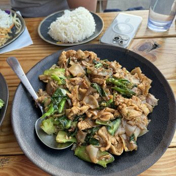 Khao Kang Thai Kitchen - chicken Pad See Ew - Thai Near Me - Mountain View, California Khao Kang Thai Kitchen - chicken Pad See Ew - Thai Near Me - Mountain View, California