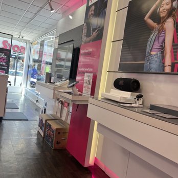 T-Mobile - Mobile Phones Near Me - Union City, New Jersey