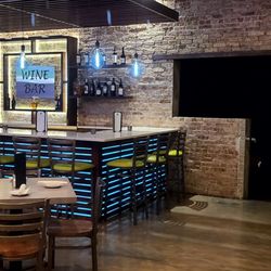 Corner 612 - Beautiful wine bar