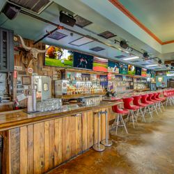Little Woodrow's Katy - Take a seat and grab a cold one at the bar