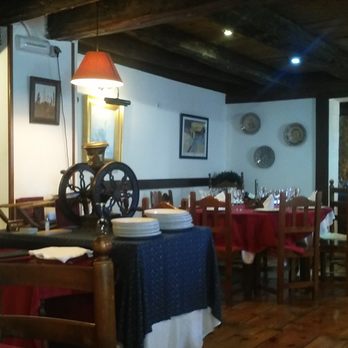 Mesón Serrablo - El resturante esta genial. Es una tipica casa antigua con dos plantas. - Spanish Near Me - Jaca, HU