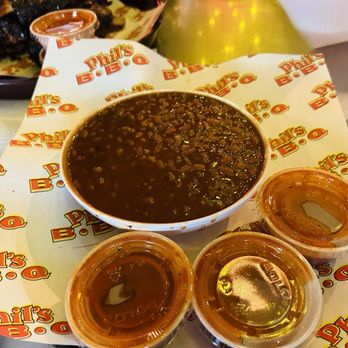 Phil's BBQ - 11/25/24 Baked beans, pretty good (too sweet my taste though) - Barbeque Near Me - Temecula, California