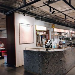 Le Cathcart - Food Hall in Place Ville Marie.