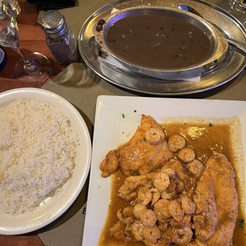VIVO Tapas KITCHEN LOUNGE - Chicken Ajillo w/ Shrimp - Spanish Near Me - Newark, New Jersey