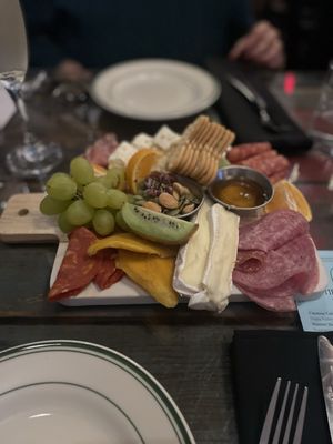 Dodici Pizza + Wine by null