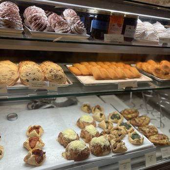 Le Panier - Pastries - Bakeries Near Me - Seattle, Washington