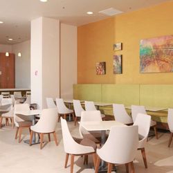 Hampton Inn & Suites By Hilton - Restaurant