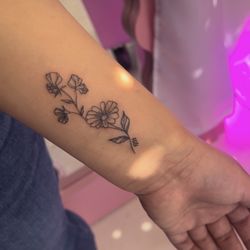 Pink Beauty Studio - Fine line tattoo