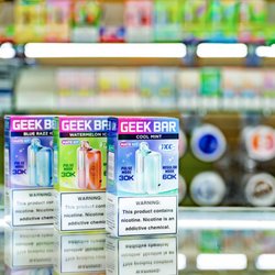 World of Smoke & Vape - Redmond